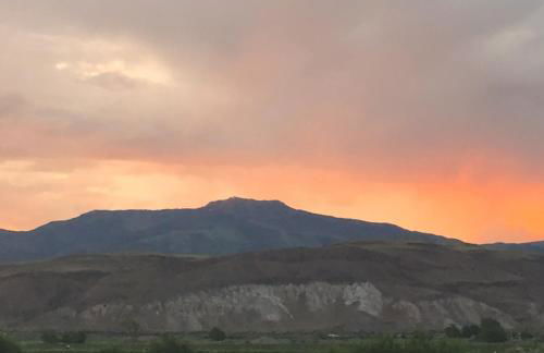 Wildland Gardens Farm House w Private Hot tub - Photo 3