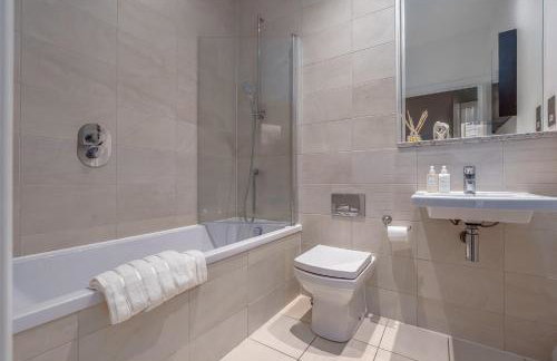 Garden View Serviced Flat by Castle Park, Lift - Foto 6