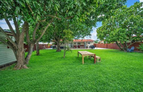 Tropical Park Oasis Peaceful Miami Family Home - Photo 31