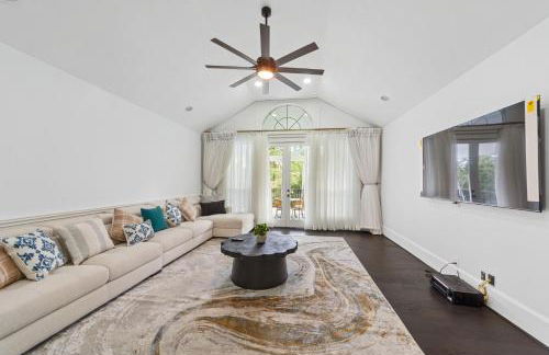 Luxury Mansion in The Woodlands TX with Heated Pool, Spa, BBQ & Basketball Court - Foto 19