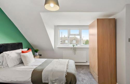 Grab a Deal Today! Massive Home For Contractors & Parking for 4 - Foto 21