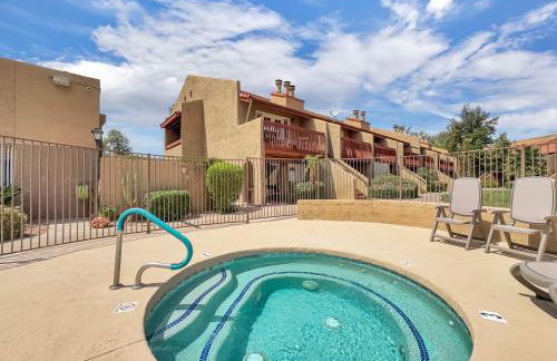Luxe 2BR Condo Next to Pool Trails & Mountain - Foto 8