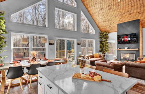 Chalet with Hot Tub, Game, Movie Room, Lake and Pool Access - Foto 70