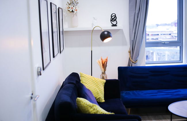 Cozy Luxury City Apartment in Central Bracknell - Photo 10