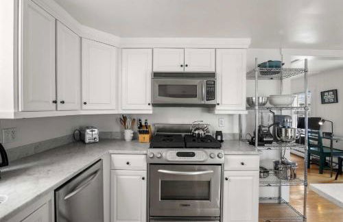 Stylish Walk to Town and Beach - Foto 10