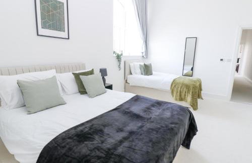 Seraphim House - Photo 26