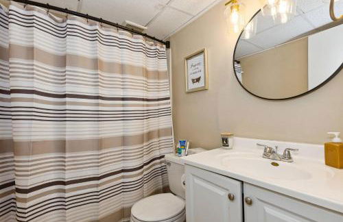 HotTub, Theater, Kings, & Firepit - NearWesley - Foto 26