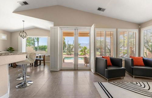Luxe Palm Springs Villa- Sunset Oasis Private Heated Pool & Spa on Golfcourse - Foto 42
