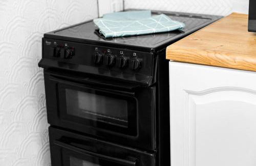 Three Bedroom House - Garden Space - Parking Included - Netflix Access - Parking - 74B - Foto 45