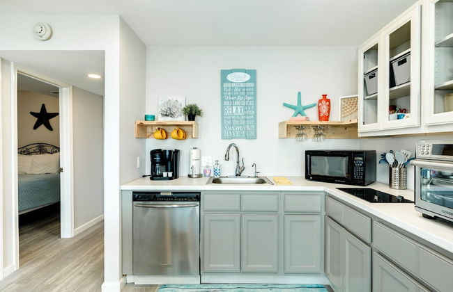 Seaside and Breezy Condo at the Victorian - Foto 52