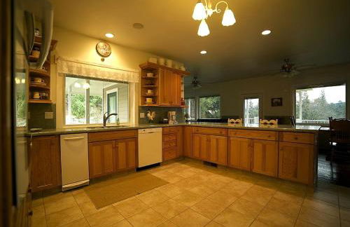 Luxury Cabin Rental in the Cascade Mountains near Crater Lake, Southern Oregon - Foto 3