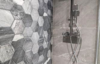 The Dashwood Suite - 2BR Modern Apt with Stylish Design Decor, Free Secure Underground Parking & 50" Smart TV - Foto 80