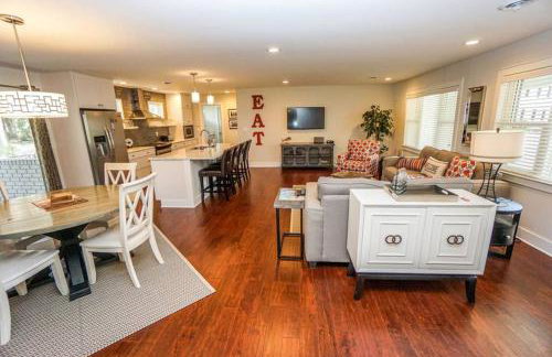 Beautiful, Modern Getaway in Historic Downtown Beaufort - Foto 1