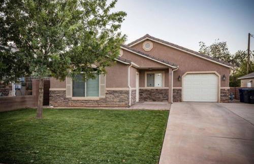 Near Zion Remodeled 2BR Sleeps 6 Game Garage - Foto 6