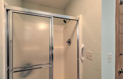 Scenic Riverview Getaway with Screened Porch! - Foto 14