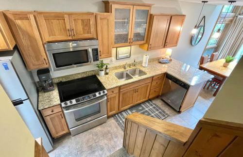 Ski in Ski out Townhome, Indoor and outdoor pools, hot tub, fire pits, and more - Foto 24