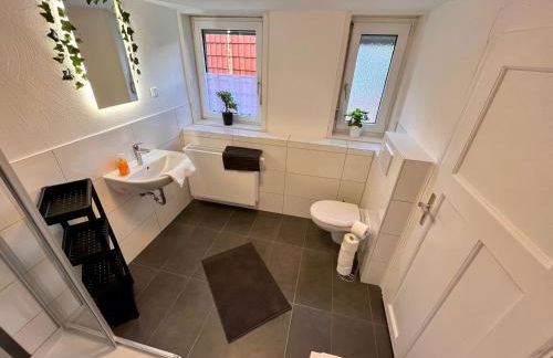 Monteurunterkunft Simmershausen bei Kassel Einzelbetten, Parken, Waschen, Wifi - Foto 9