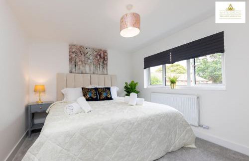 Contractors 3 Bed 2Bath House Free Off Street Parking for 2 Cars WiFi Stevenage Self Catering Sleeps 5 Guests By White Orchid Property Relocation - Foto 28