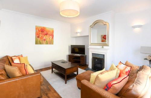 Spacious Townhouse Private Parking Central Wells - Foto 2