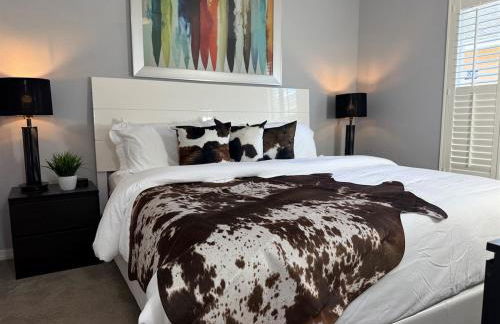 Near Disney, Private South Facing Pool, Star Wars Arcade Theater, 3 King Beds - Photo 38