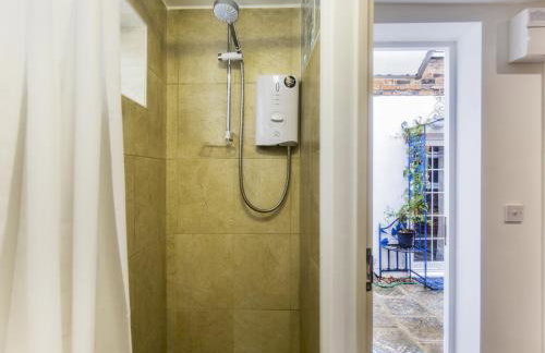 Cozy Brixton Hideaway Cute & Convenient Stay - Pass the Keys - Foto 18