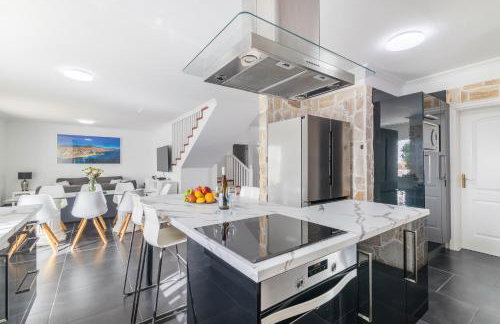 BEAUTIFUL VILLA - 4 bedrooms, heated pool, 2 priv car park places, fibre net, PS5, tv channels - Foto 20
