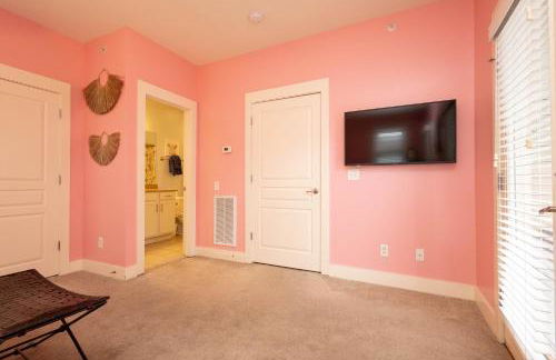 Pink Experience - West End Broadway & Restaurants - Foto 29