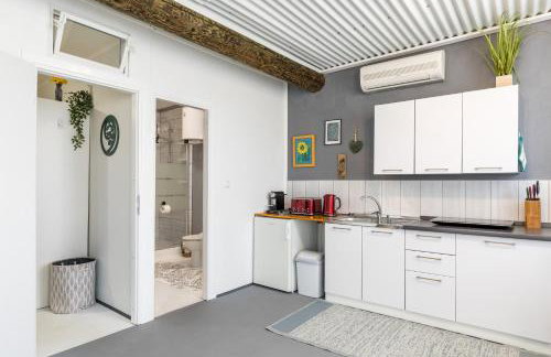 Waterview Apartments - Koru Apartment and pool - Photo 11