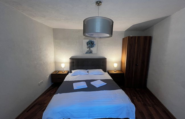 Aki Gray Apartment Serene Oasis - Photo 17