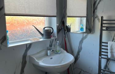 4 bed bungalow near Airport - Foto 21