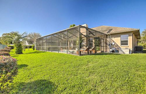 Bright and Sunny Riverview Oasis with Pool and Pond - Foto 32