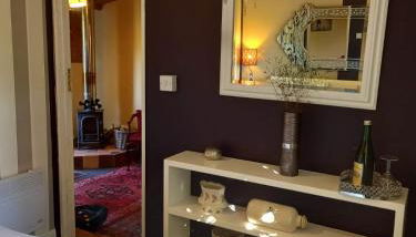 Adorable Hideaway with log fire and incredible views - Foto 4