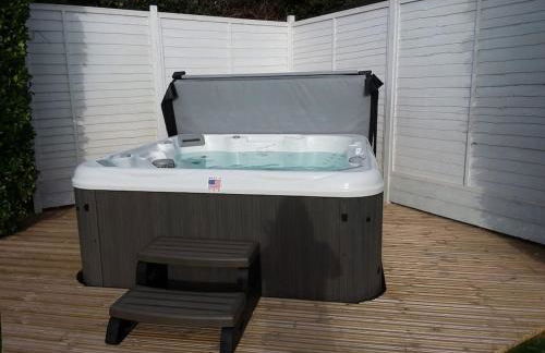 Modern Seaside House with Hot Tub - Foto 29