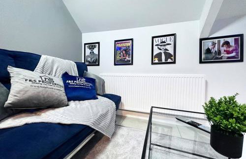 Sleek Skyward Serenity 2bed w Pool Table - Ystrad - Foto 23