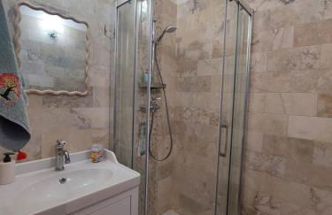 Heritage Apartment Nestled Between Sea and Hills - Foto 5