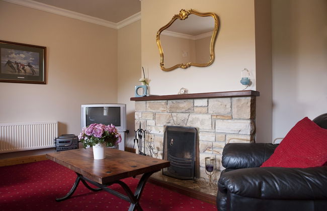 Inviting 4-bed House in Strokestown - Photo 8