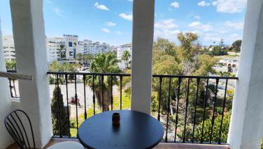 Bright & Cozy studio in the center of Puerto Banus, pool and terrace. - Foto 2