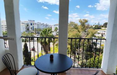 Bright & Cozy studio in the center of Puerto Banus, pool and terrace. - Foto 1