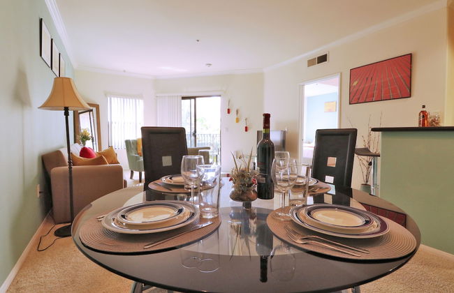 LAs Premier Apartments - Photo 20