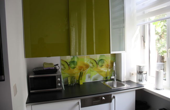 GoVienna Small Modern Apartment - Foto 7