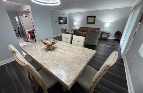 Suburban Retreat 15 Mins to Downtown Detroit - Foto 9