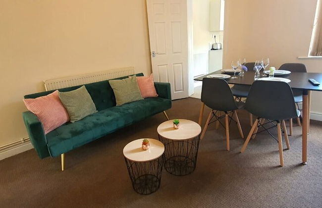 Spacious House in Stoke - Photo 27