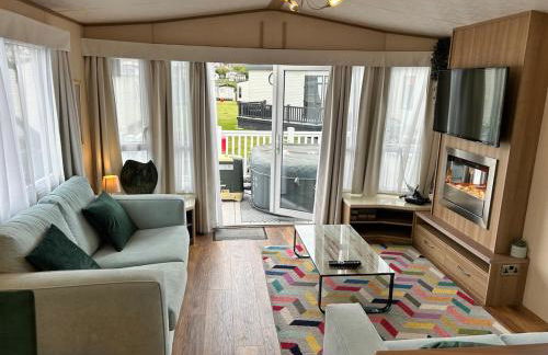 Holiday Home with Private Hot Tub - Foto 2