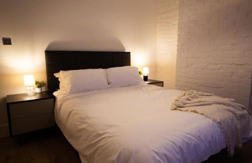 Stylish Cosy 4-Bed Home, Sleeps Up To 10 With Large Sofa Bed, Near Manchester Royal Infirmary & Universities, Free Parking & Ultra-Fast WiFi - Foto 29