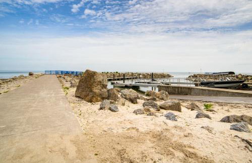 Home < 1 Mi to Lake Erie & Shades Beach Park! - Photo 25