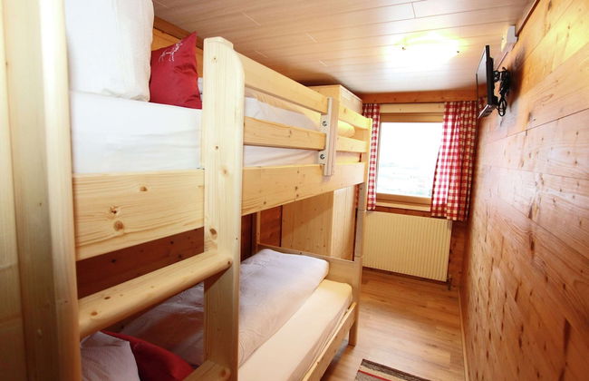 Spacious Holiday Home Near Ski Area in Kaltenbach - Foto 17