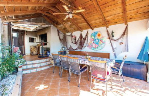 1 Bedroom Nice Apartment In Dinjiska - Foto 9