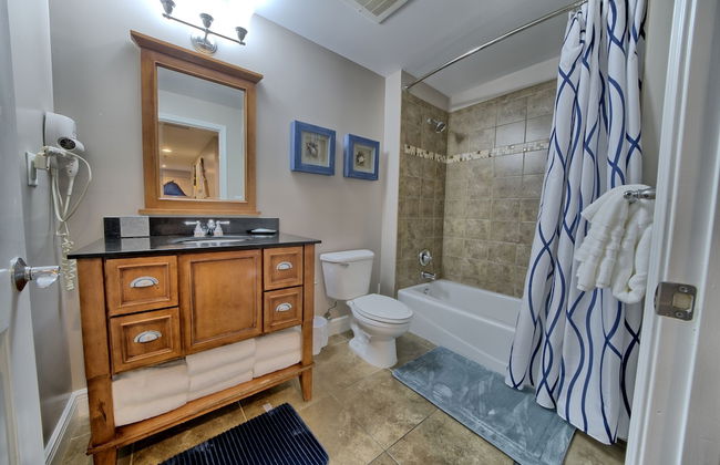 Sterling Breeze - Luxury Beach Front Condo - Photo 63