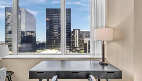 Downtown Flat w/ LAKE VIEW: Walk 2 Stadiums/Arenas - Foto 5