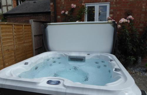 Falstaff Cottage, NEW HOT TUB, Sleeps up to 5, Stratford upon Avon - Foto 88